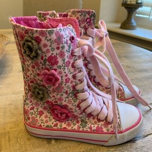 Hightop converse style floral shoes